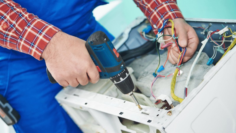 Ayaş Eminçelik Eminçelik çamaşır makinesi kart tamiri – Su almama arızası orijinal parça ile giderildi. - Teknik servis örneği